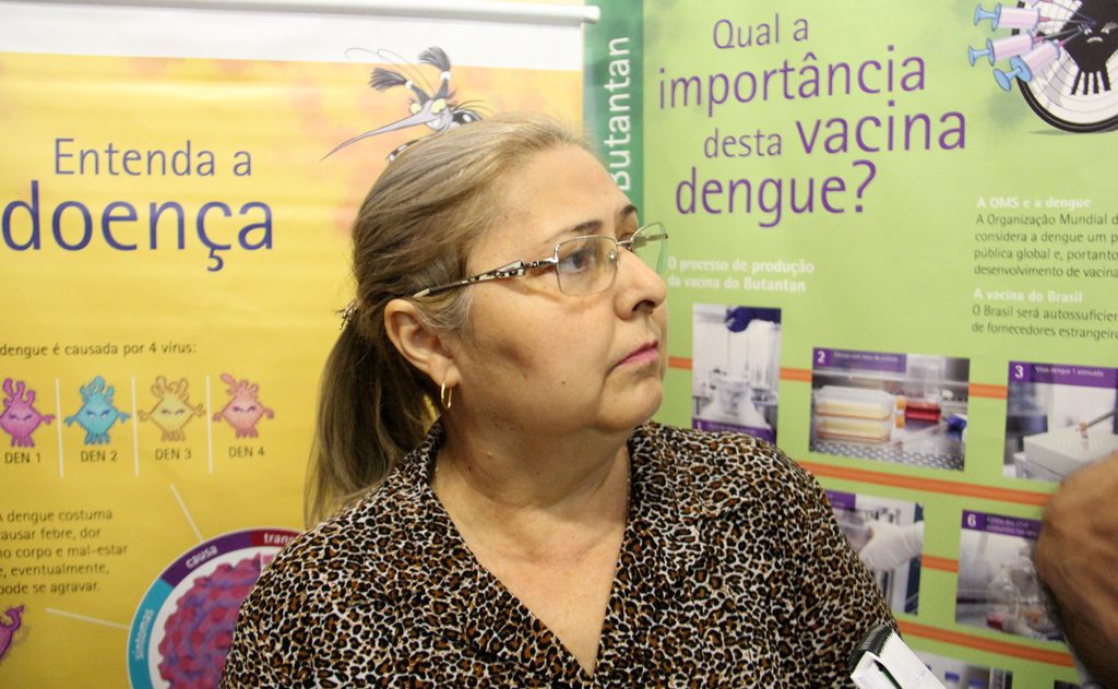 Isabel Gonçalves foi a primeira moradora de Campo Grande a receber a vacina teste
