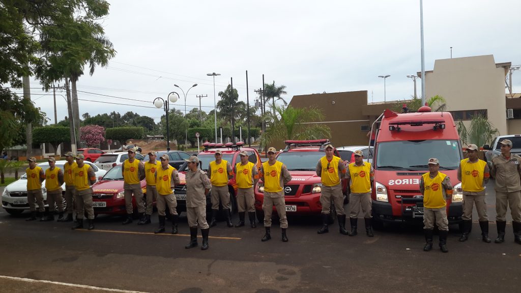 Militares do Corpo de Bombeiros participaram da ação contra o Aedes em Taquarussu