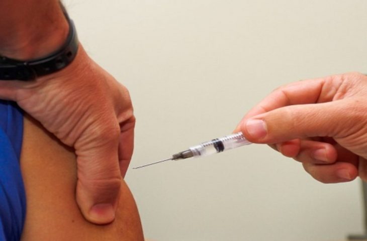 Mit dem Ziel, wieder eine hohe Durchimpfungsrate zu erreichen, setzt SES die Strategie „Immunized Student“ – SES um
